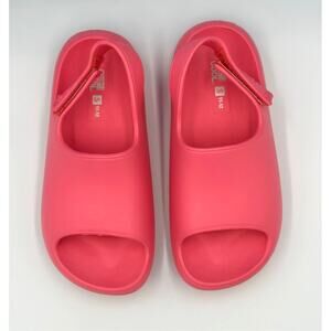 32 Degree Cool Cushion Slides Pool Slides - Watermelon - Youth size 11/12